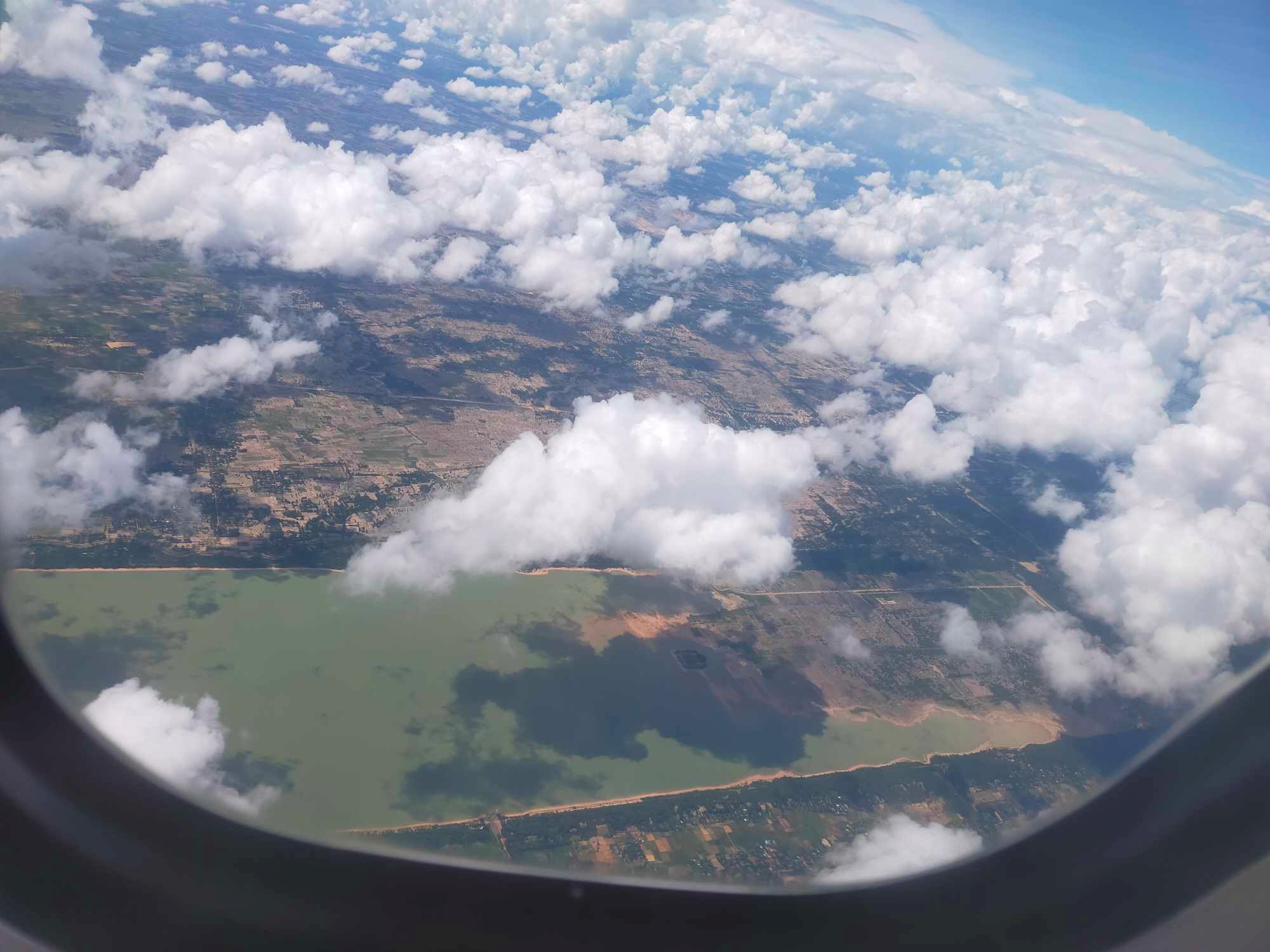 上空から見下ろした西バライの全景写真。